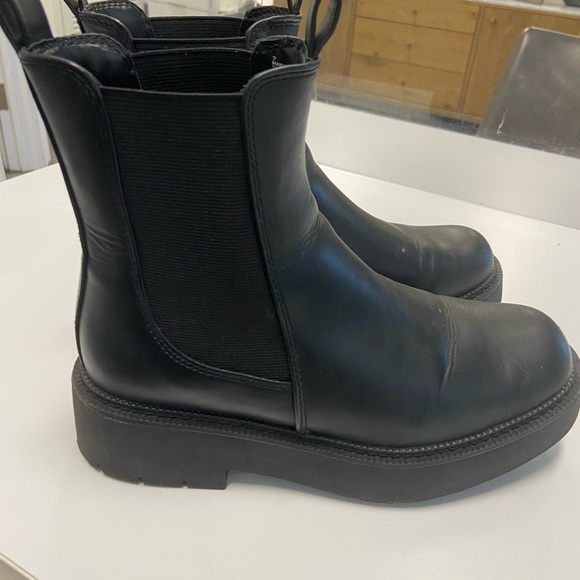 A new day target boots - Picture 2 of 7